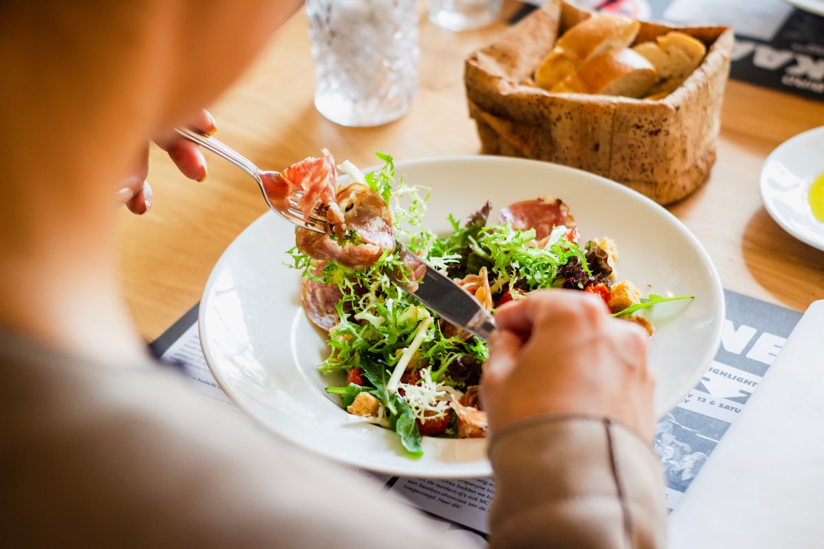 Eating out while maintaining nutrition